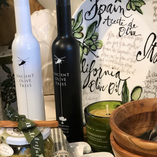 KITCHEN & BAR