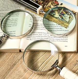 Magnifier with Carved Handle - dolly mama boutique