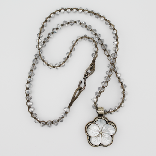 Mother of Pearl Flower Necklace - dolly mama boutique