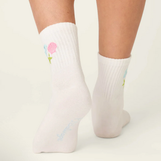 Embroidered Shells Crew Socks - dolly mama boutique
