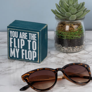 Flip To My Flop box sign angled view