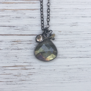 Gunmetal Semi-Precious Necklace - dolly mama boutique