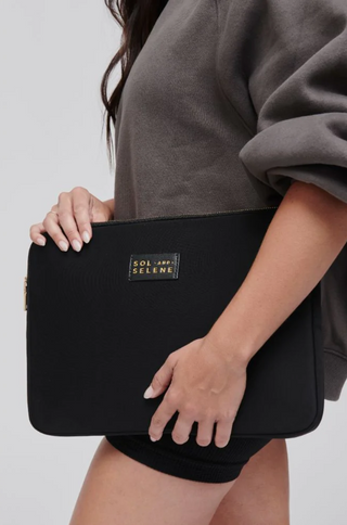 Off Duty Tech Pouch 16458SS - dolly mama boutique