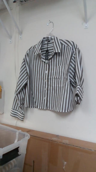 Stormi Cropped Button