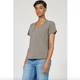 Vanya V-Neck Tee - dolly mama boutique