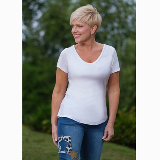 Brea V-Neck Sheen Tee - dolly mama boutique