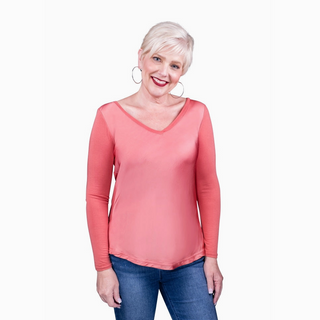 Everly V-Neck Sheen Top - dolly mama boutique