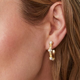 Stand Out Midi Gold Pearl Hoop Earrings