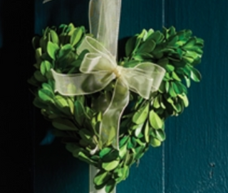 Boxwood Heart Wreaths - dolly mama boutique