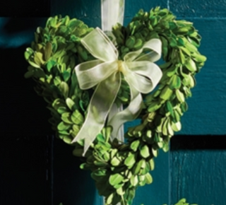 Boxwood Heart Wreaths - dolly mama boutique