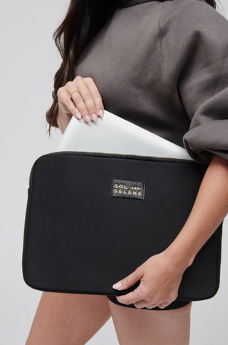 Off Duty Tech Pouch 16458SS - dolly mama boutique