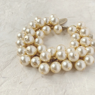 Iconic Pearl Cluster Bracelet - dolly mama boutique