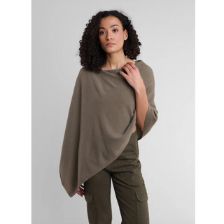 Cash. Poncho 1