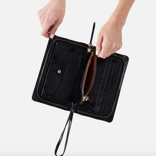 Evolve Wristlet - dolly mama boutique