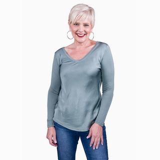 Everly V-Neck Sheen Top - dolly mama boutique