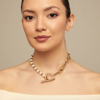 Pearl & Match Toggle Necklace