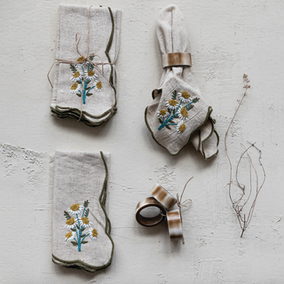 Daisy Embroidered Scalloped Napkins - dolly mama boutique