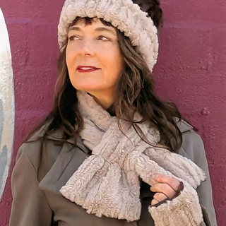 Pull-Thru Fur Scarf - dolly mama boutique