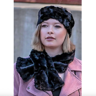 Pull-Thru Fur Scarf - dolly mama boutique