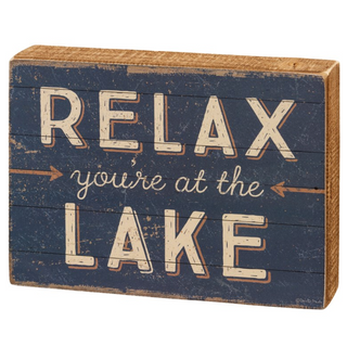 Box Sign "Relax at the Lake"